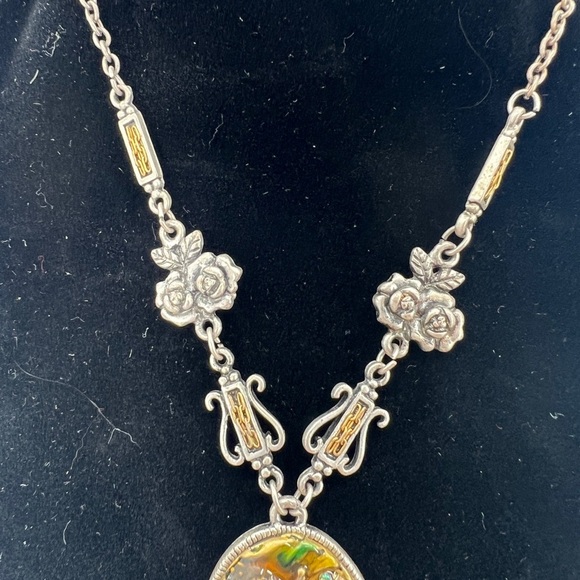 Cherub Pendant necklace and matching earrings Vintage Unsigned - Picture 4 of 10